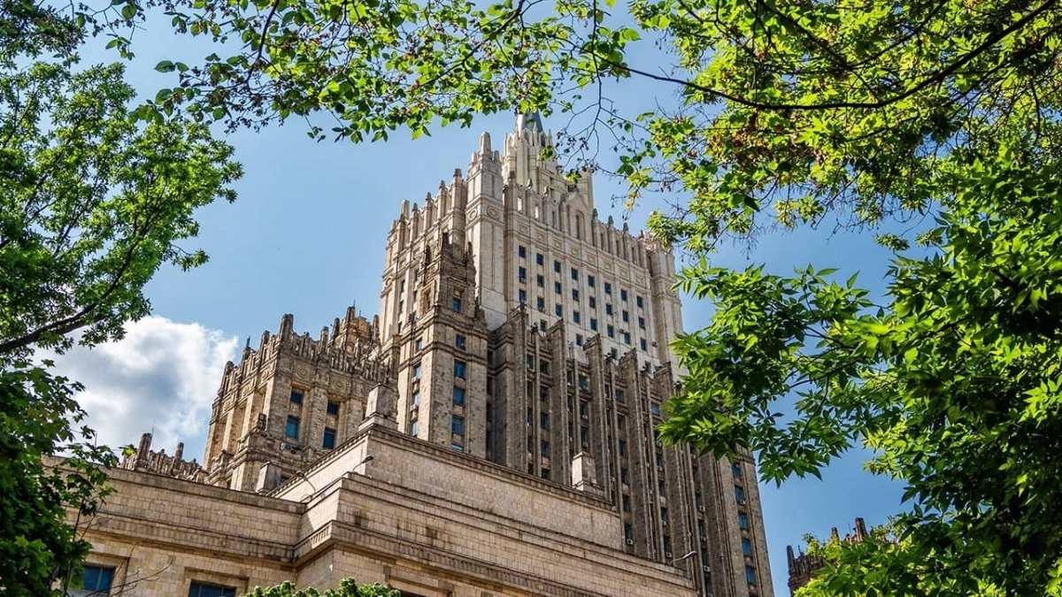 Москва высылает двух дипломатов от Румынии