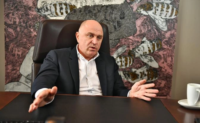 Миллиард в карман Ентца: «Держава» у бюджетной кормушки