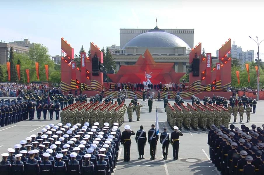 В Новосибирске прошел парад в честь 80-летия Победы