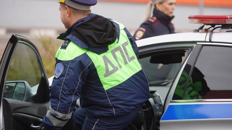 БТР протаранил автомобиль в Новосибирске