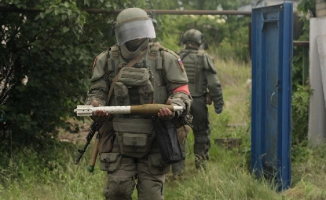 В Курахово обнаружен крупный тайник украинских боевиков с натовским оружием