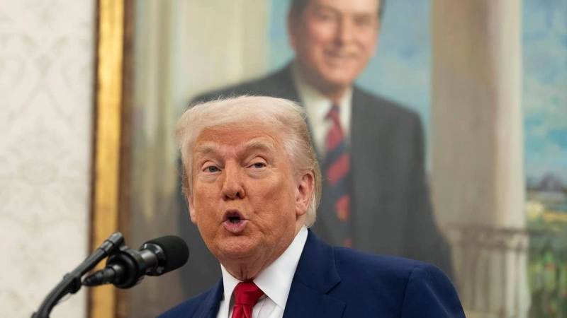 Трамп частично ограничил въезд гражданам ряда государств
