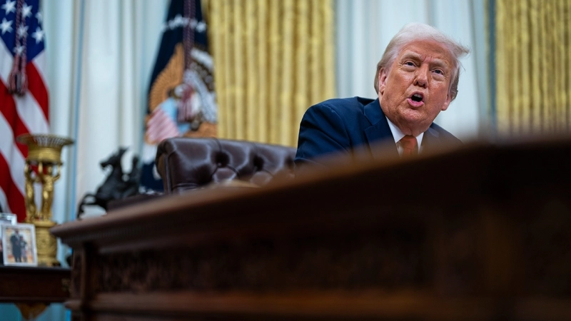 Медведев предложил помочь урегулировать спор Трампа и Маска