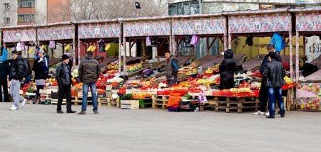 Названы причины массовой драки у рынка в Новосибирске