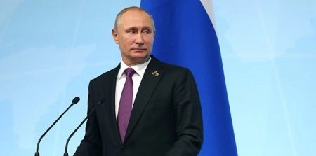 Путин призвал к достойной оплате медиков