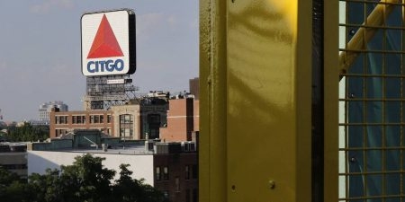 В США запретили сделки с заложенными по облигациям PDVSA акциями Citgo