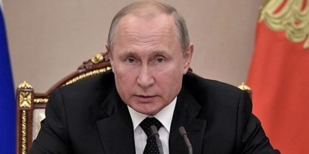 Путин поручил проработать регулирование добычи золота в Приморье