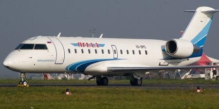 Самолет SuperJet 100 готовится к экстренной посадки в Тюмени