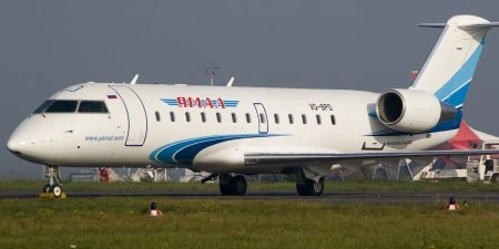 Самолет SuperJet 100 готовится к экстренной посадки в Тюмени