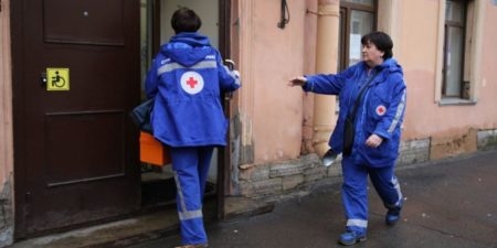 В Петербурге сбежавшую из карантина девушку вернут в больницу