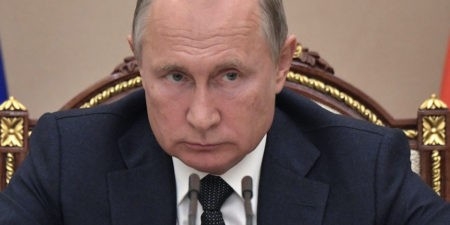 Путин пообещал обсудить поправки к Конституции