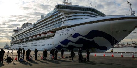 Еще один россиянин на борту Diamond Princess заразился коронавирусом?