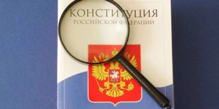 Клишас: Принятые поправки к Конституции вступят в силу одномоментно