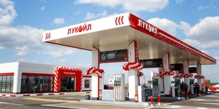 "Лукойл" снизил добычу нефти