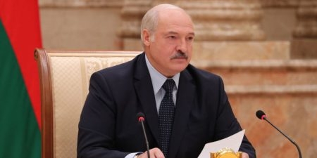 Лукашенко об экономической обстановке и "хождениях по улицам"