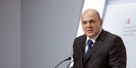 Мишустин не исключил "буквально взрывной спрос" на вакцины от COVID-19