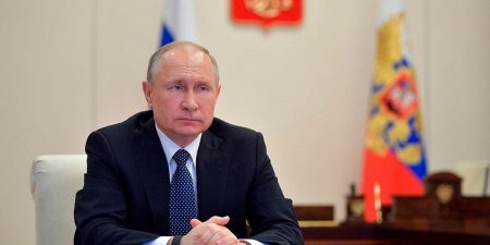 Путин внес касающийся госслужащих законопроект