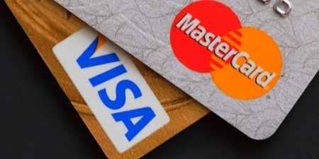 ЦБ оценил риски отключения России от Visa и MasterCard