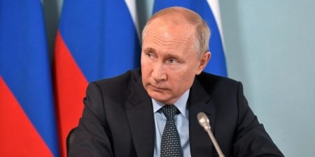 Путин переходит на самоизоляцию