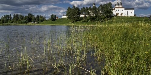 Три человека пострадали при выбросе аммиака на химзаводе в Вологодской области