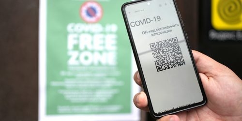 Госдума планирует рассмотреть законопроекты о QR-кодах в декабре