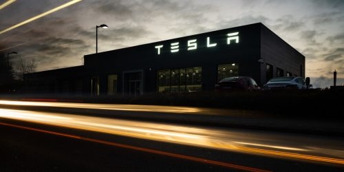 Илон Маск с момента опроса в Twitter продал акции Tesla почти на 11 миллиардов долларов