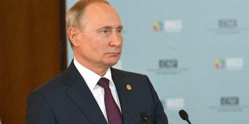 Путин: Безработица в РФ держится на минимальном уровне