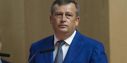 Дрозденко меру знает…