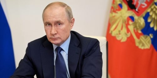 Путин: "Россия уверенно справляется с внешним давлением"