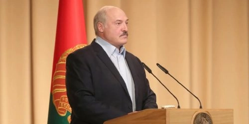 Лукашенко сообщил, что договорился с Путиным о совместной региональной группировке войск