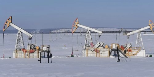 Новак считает действия Польши на нефтегазовом рынке театром абсурда