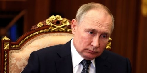 Путин поручил начать популяризацию отвечающих традиционным ценностям героев