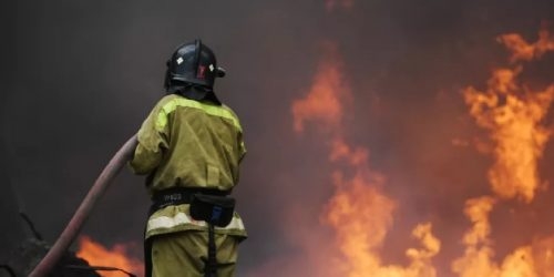 В Донецке из-под завалов здания извлекли тела двух женщин