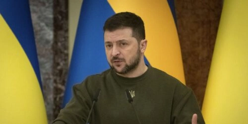 Зеленский заявил, что Украина не будет защищать Артемовск любой ценой