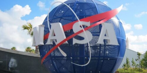 NASA опровергло сообщения о падении спутника в небе над Украиной