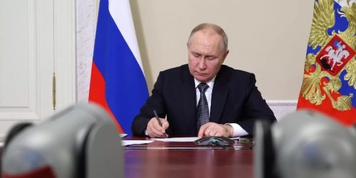 Путин освободил Сыромолотова от должности