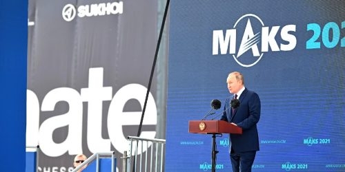 МАКС подвинется на год