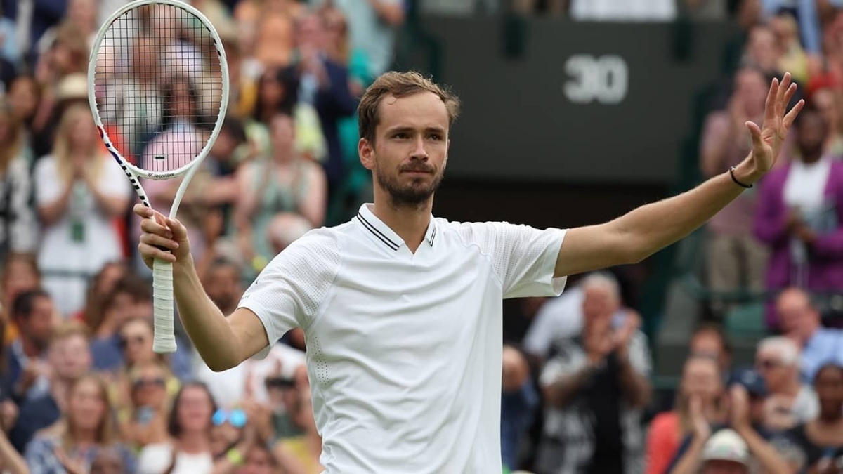 Медведев пробился в полуфинал итогового турнира ATP