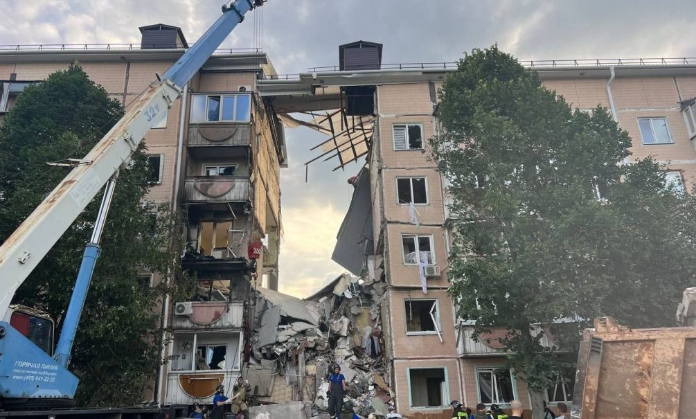 В Шебекино после обрушения подъезда многоэтажки погибли пять человек 