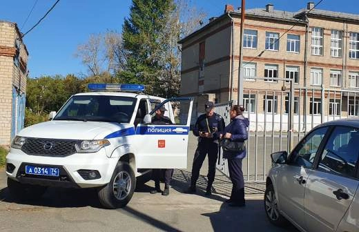 В реанимации остаются двое пострадавших при нападении в школе Челябинска 