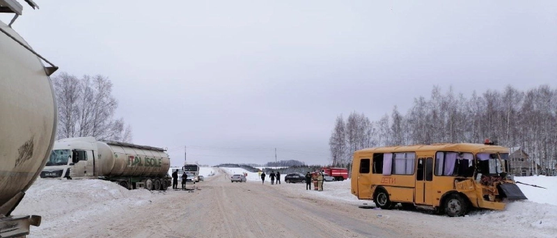 В Башкирии случилась авария со школьным автобусом