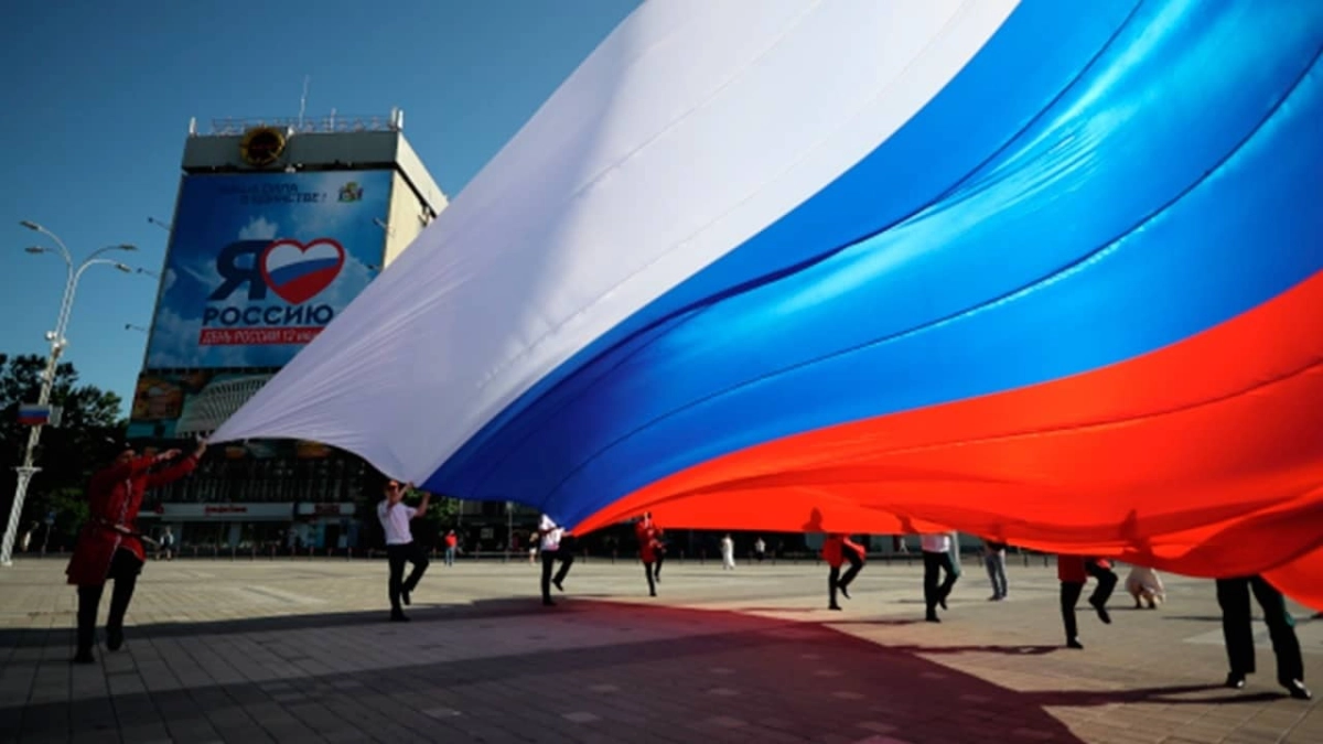 Котяков изучит идею о непрерывных выходных в мае