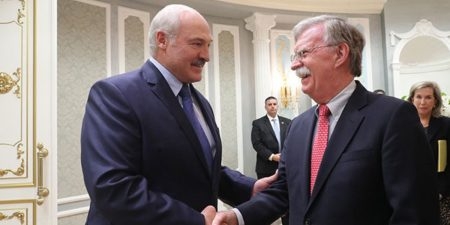 Лукашенко предложил открыть новую страницу в отношениях Белоруссии и США