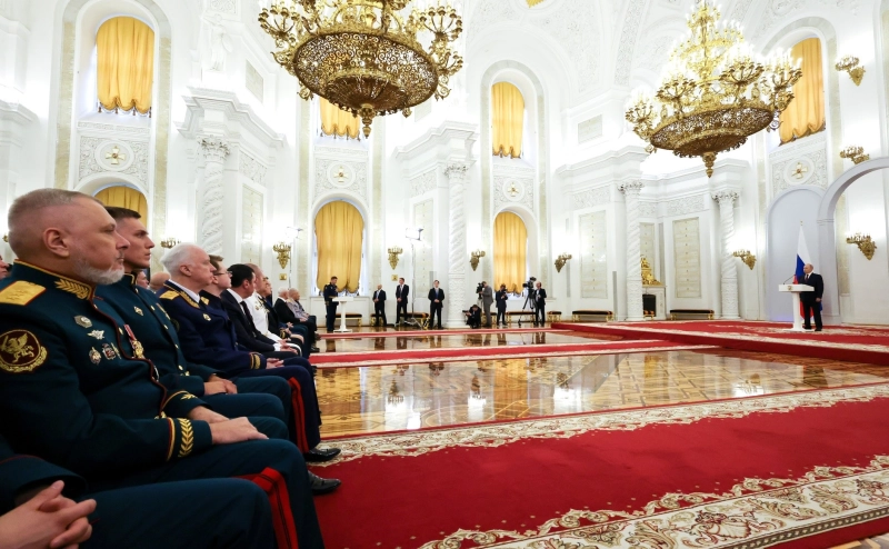 Путин заявил, что страна сражается за свое будущее