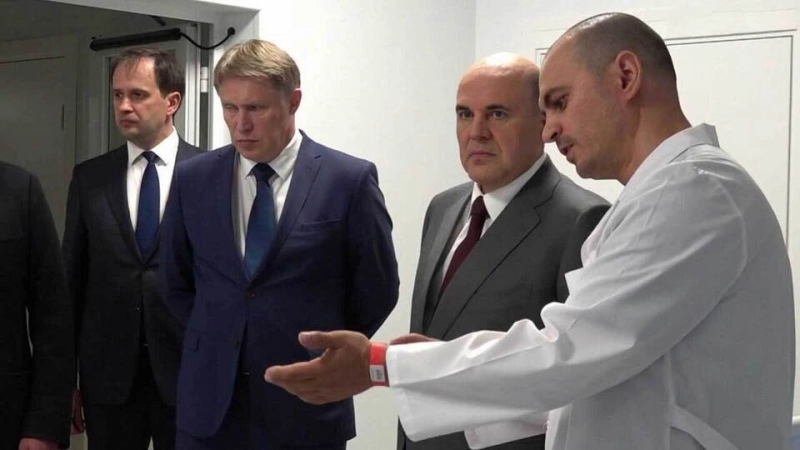 Мишустин проверил ход строительства модульного госпиталя в Горно-Алтайске