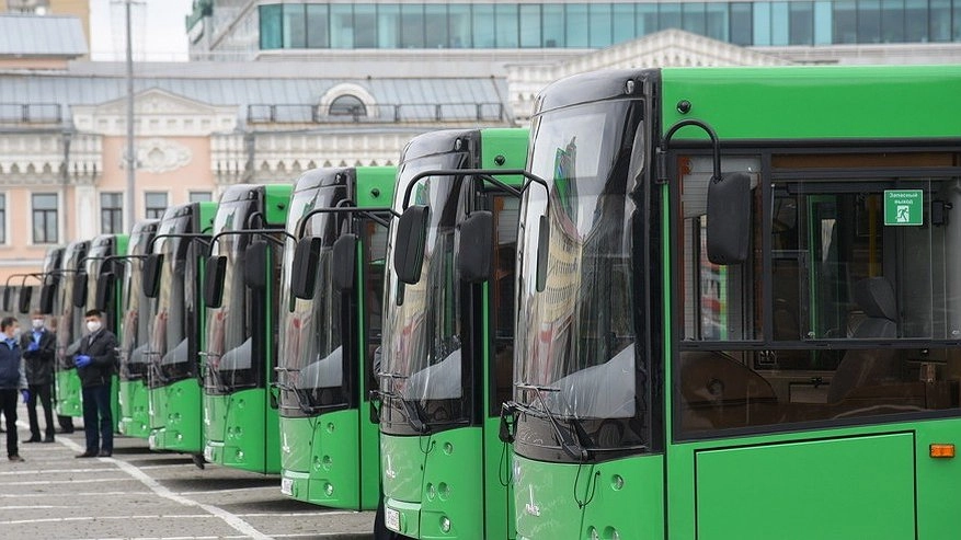 Проезд для школьников в общественном транспорте Екатеринбурга станет бесплатным с 1 сентября