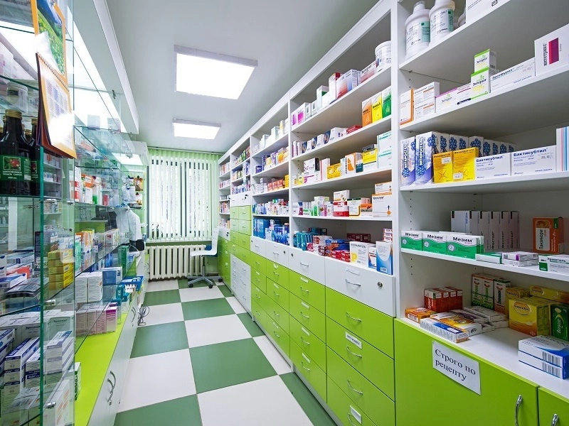 В челябинской аптеке женщина устроила погром после отказа в возврате денег