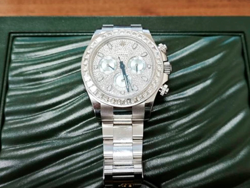 Пассажирку с незадекларированными часами за 12 млн рублей задержали в Шереметьево