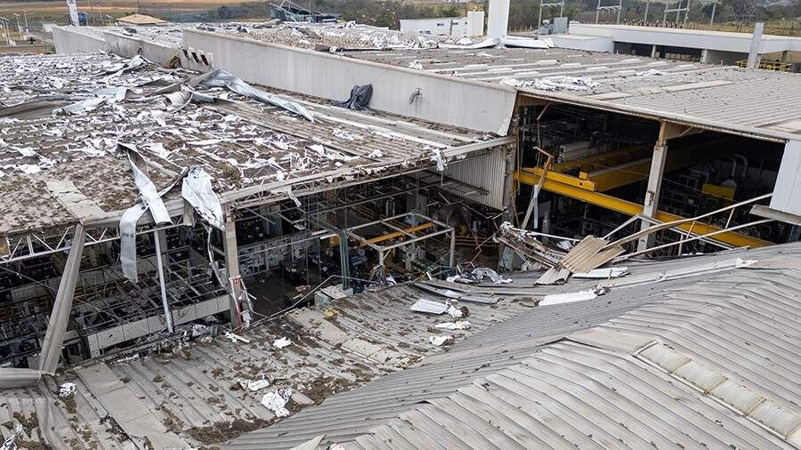 Сильный шторм повредил завод Toyota в Бразилии