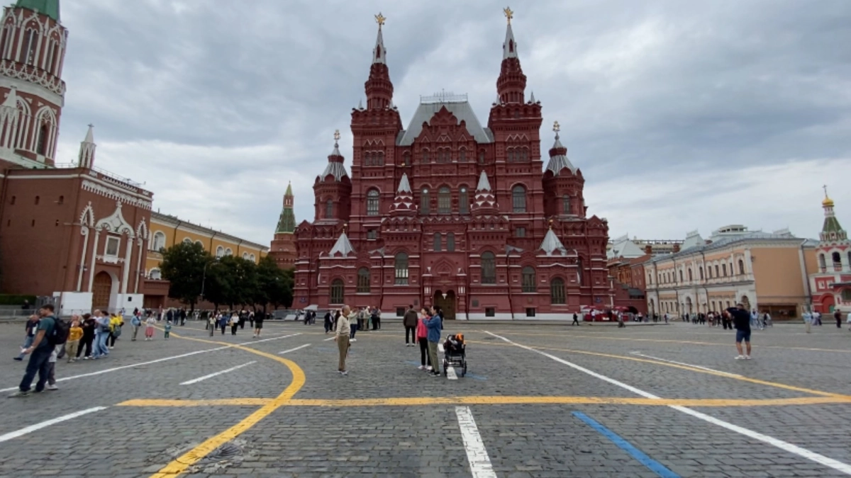 В Москве в пятницу ожидается до +13 градусов